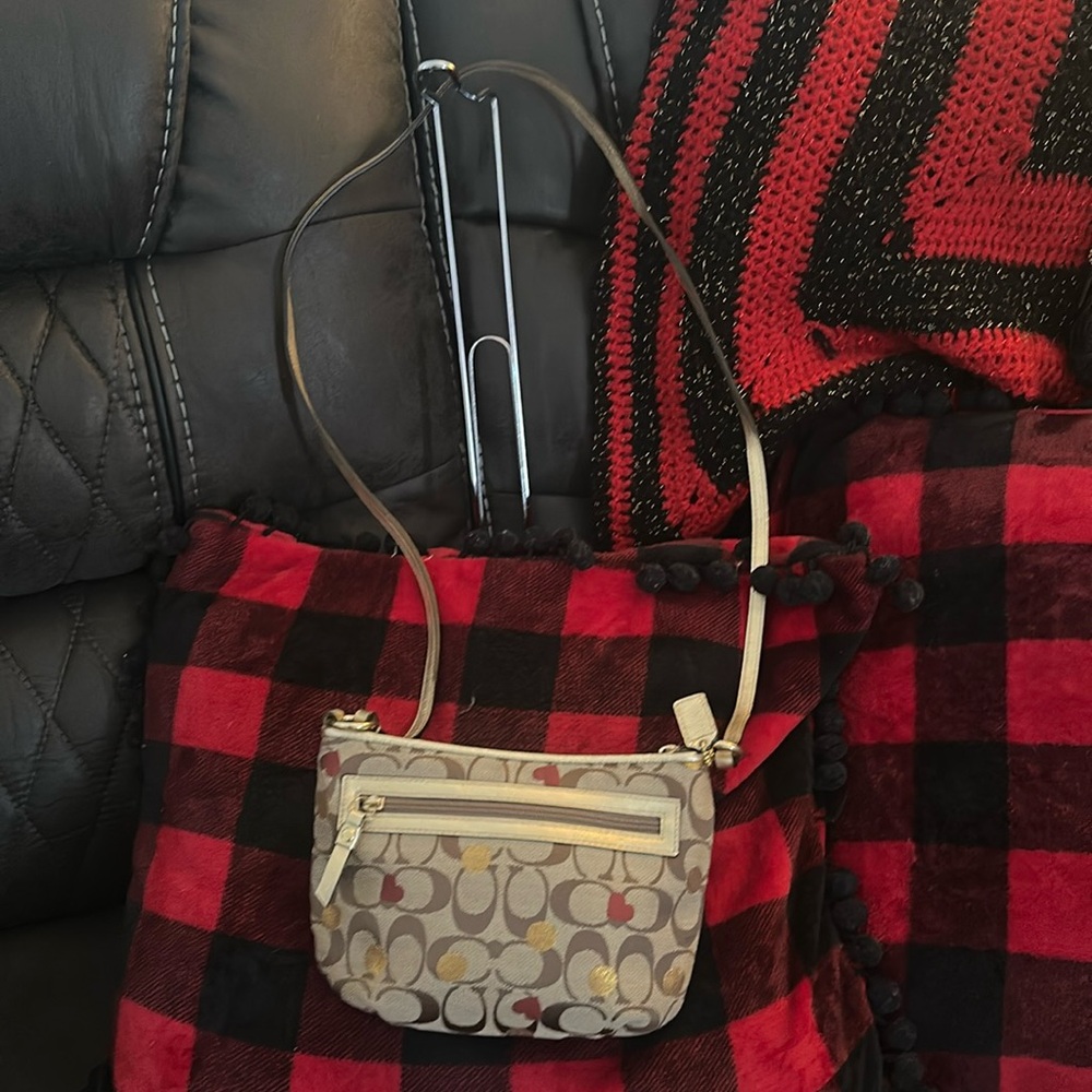 Coach Poppy ❤️Beige Signature with Metallic Dot  Canvas With Crossbody Strap EUC